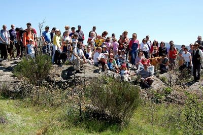 Miembros de la asociación ecologista en una excursión (Foto: AS)